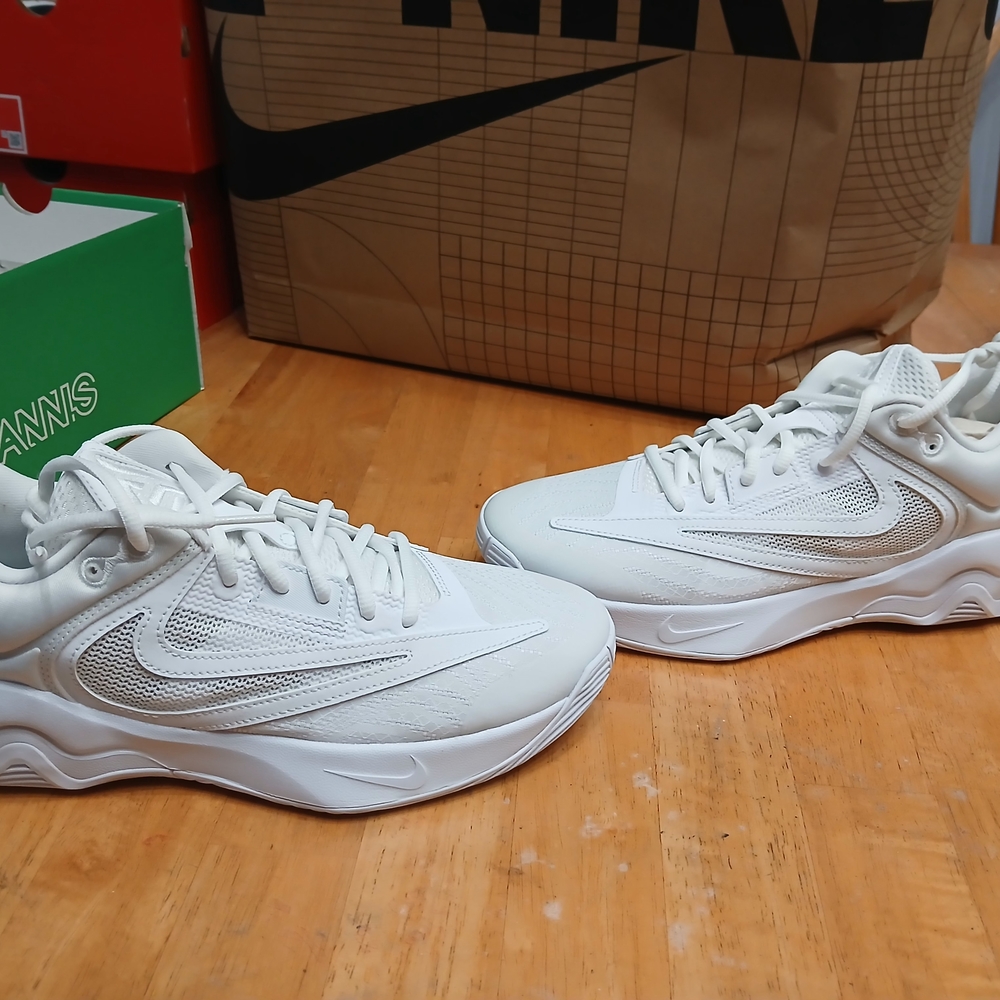 Nike Giannis Immortality White Sneakers Mens Size 9 New